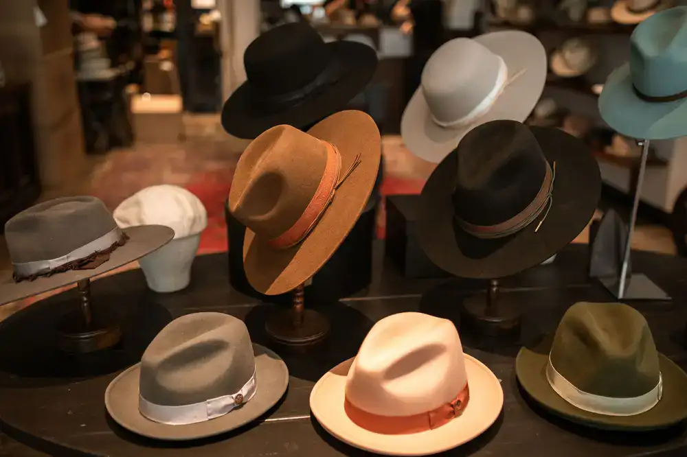 A classic fur felt fedora with a wide grosgrain ribbon